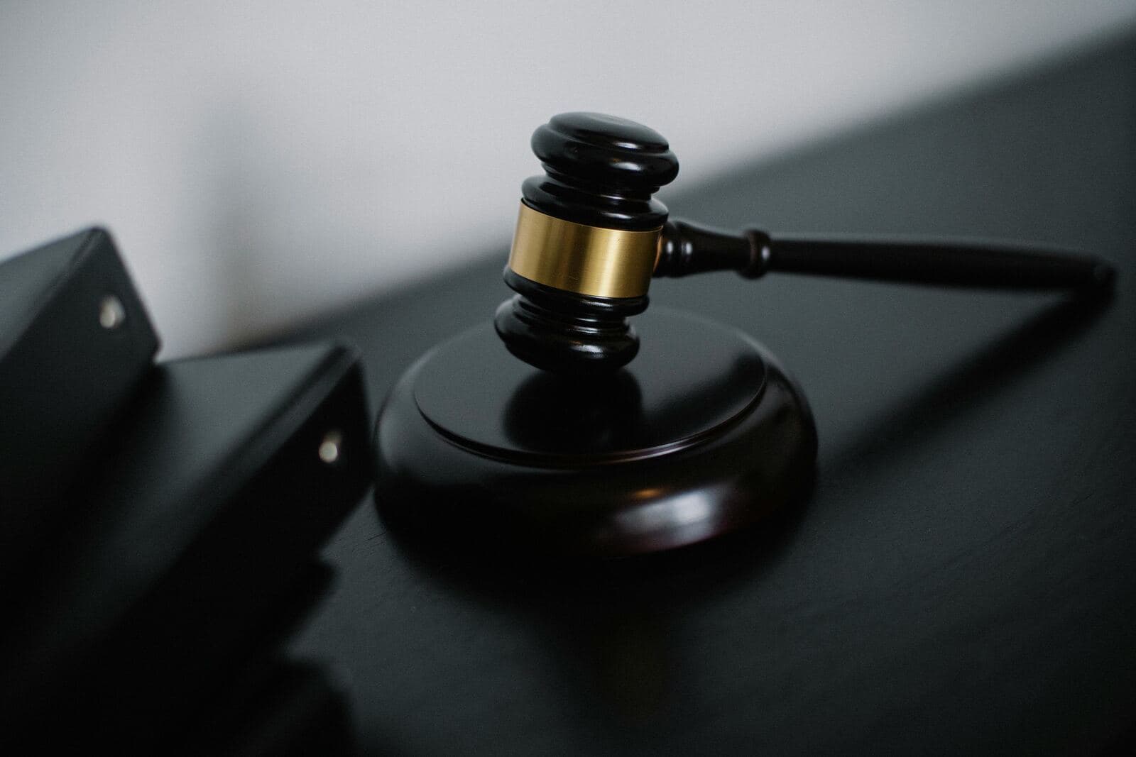The Five Key Times to Consider Negotiations in Commercial Litigation